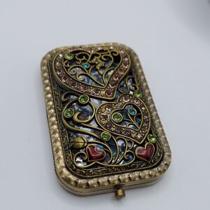 Compact Case w/Hearts Design Rhinestone Emblellishment& Doubled Mirror.